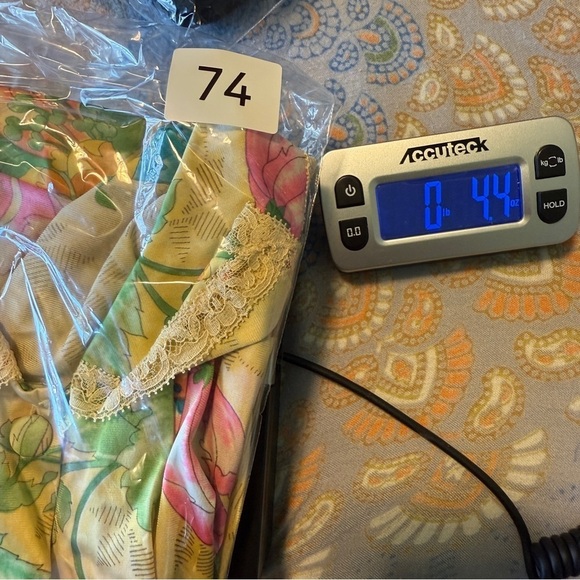 Vanity Fair 70s Vintage Yellow Floral Satin Robe Sz 34 Small Lace Pumpkin Fall - Picture 12 of 12